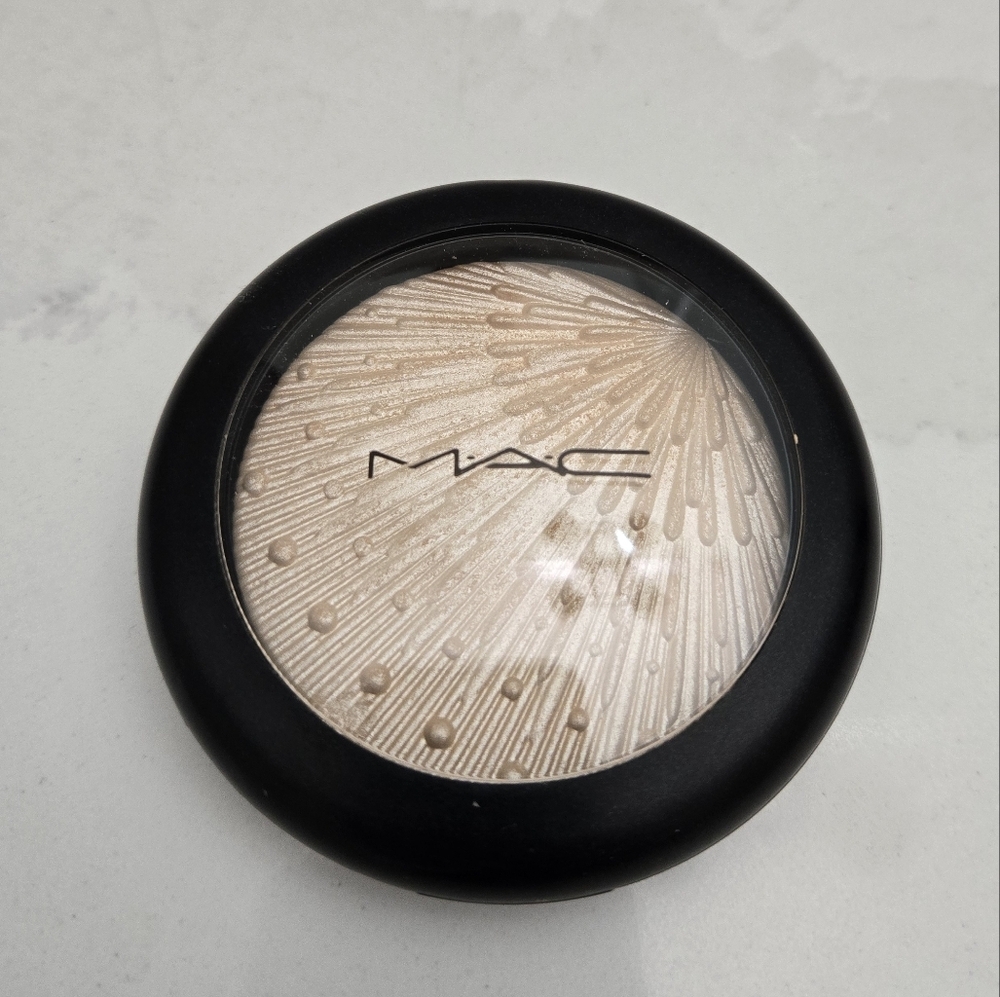 MAC Cosmetics Double Gleam Skinfinish